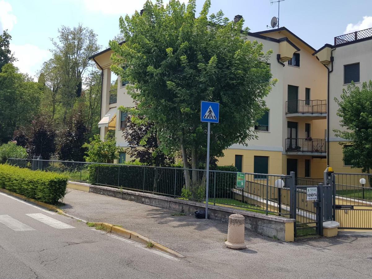 Appartamento Diamantina Десенцано дел Гарда Екстериор снимка